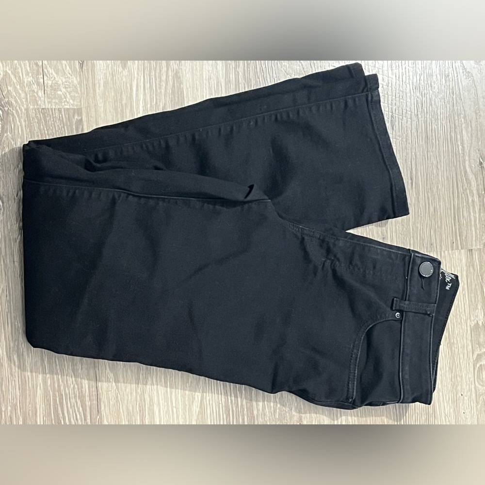 Woman’s black jeans size 8